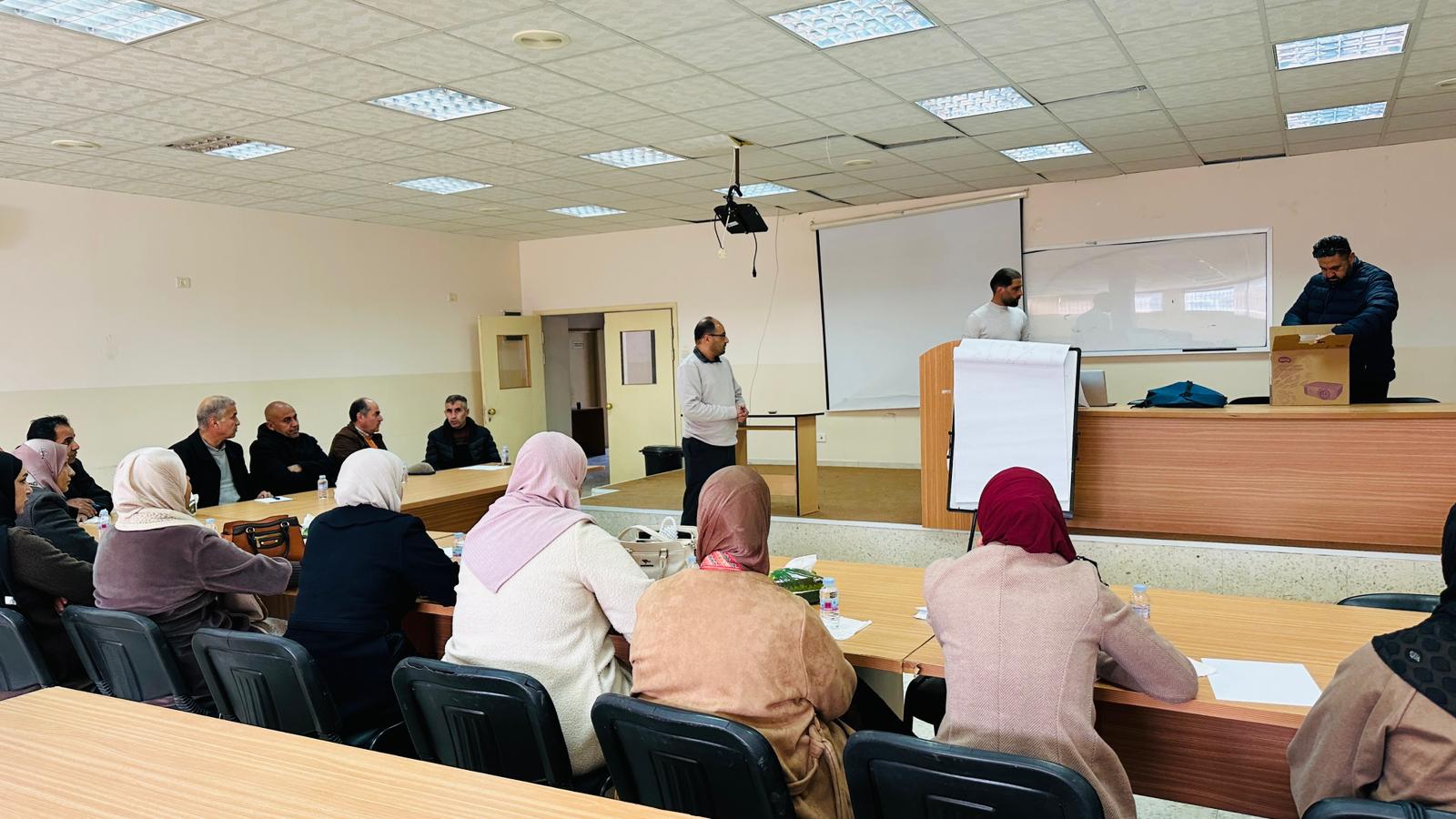 وزارة الزراعة تعقد ورشة عمل مركزية حول حوكمة الاعمال الادارية والمالية لخدمات الزراعية في مركز تدريب العروب.