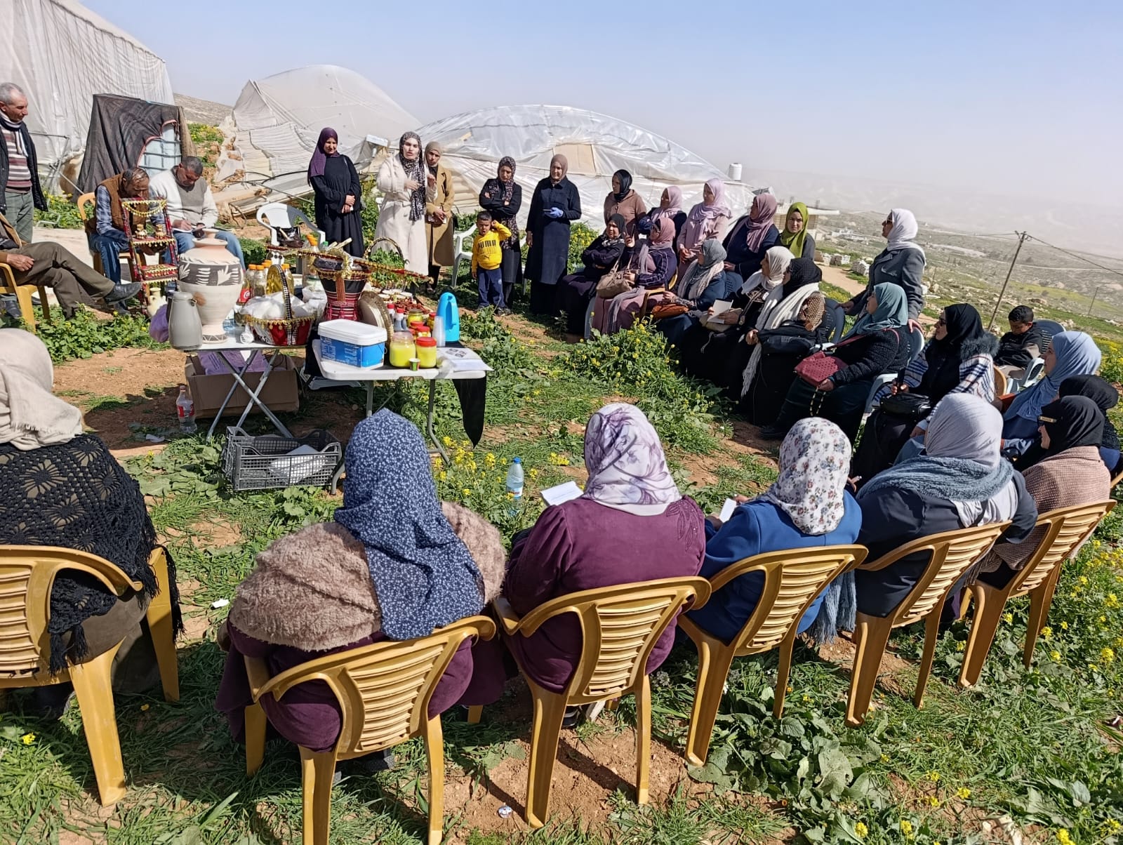 وزارة الزراعة: مديرية زراعة الخليل و جايكا اليابانية تنفذان جولة ميدانية لصالح 17 مستفيد/ة شملت جمعيات واندية نسوية وجمعيات في بيت أولا ومسافر بني نعيم ودورا