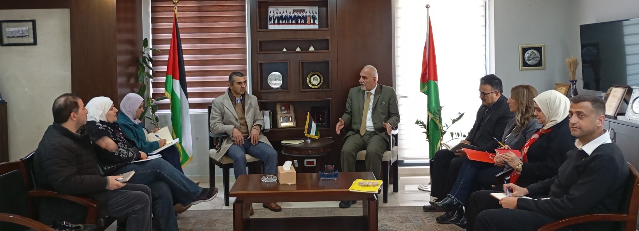 وزير الزراعة يبحث مع منظمة أوكسفام الدولية تعزيز الشراكة والاستجابة لاحتياجات القطاع الزراعي.