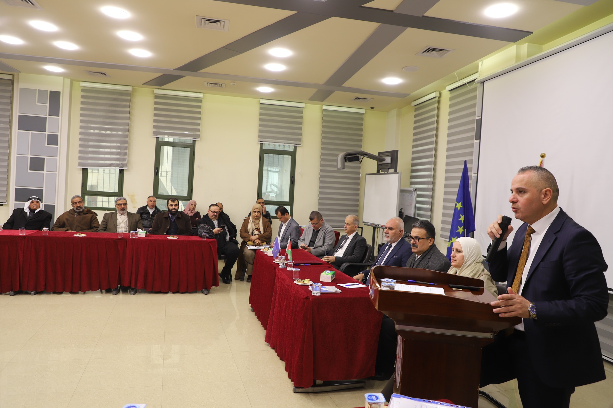 Ministry of Agriculture: Signing (16) project agreements for farmers who met the documentation of damages, worth (862) thousand shekels in Hebron and Bethlehem, within the framework of the agricultural assistance program funded by the European Union 13