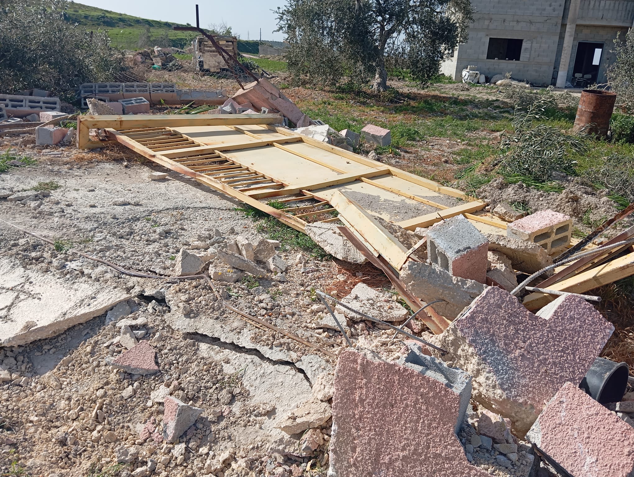 Weekly Brief of the Ministry of Agriculture Records Documenting Israeli Violations Against the Agricultural Sector During the Period from 05/04/2026 to 11/04/2026 12