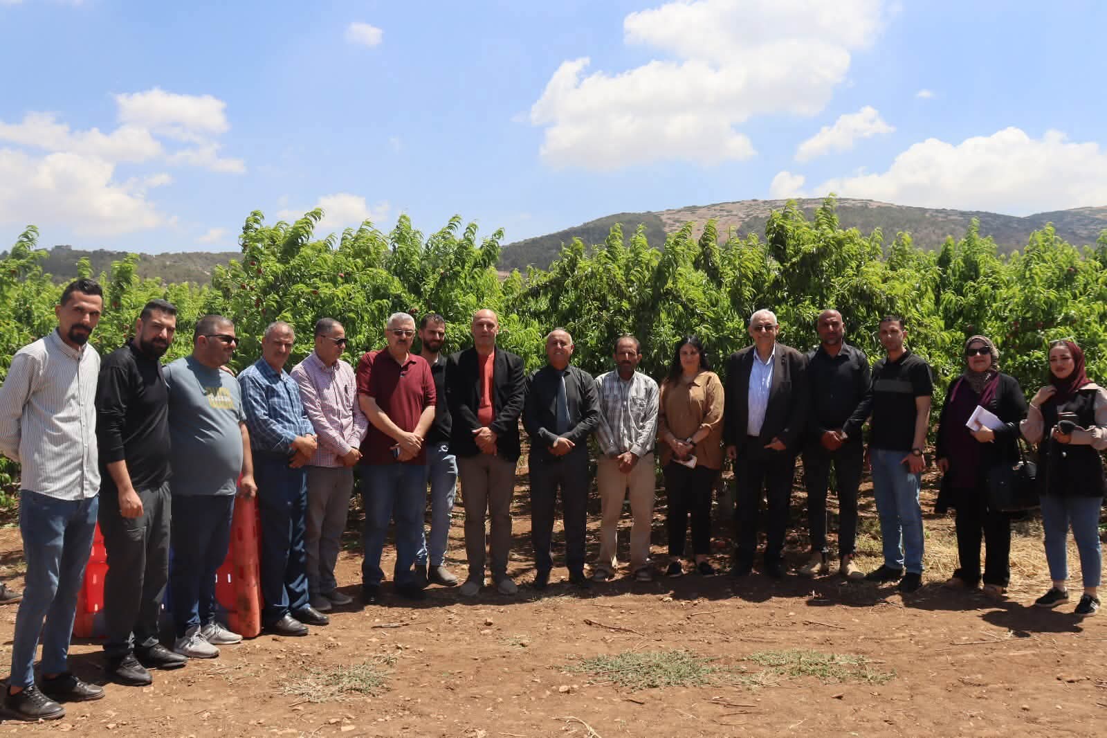 وزارة الزراعة ومحافظة جنين والمركز الفلسطيني للتنمية الاقتصادية والاجتماعية يفتتحون موسم اللوزيات في محافظة جنين