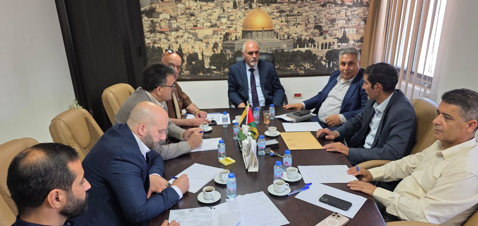 وزير الزراعة يبحث مع نقابتي المهندسين الزراعيين والأطباء البيطريين عدد من القضايا النقابية وتطوير التشريعات الزراعية.