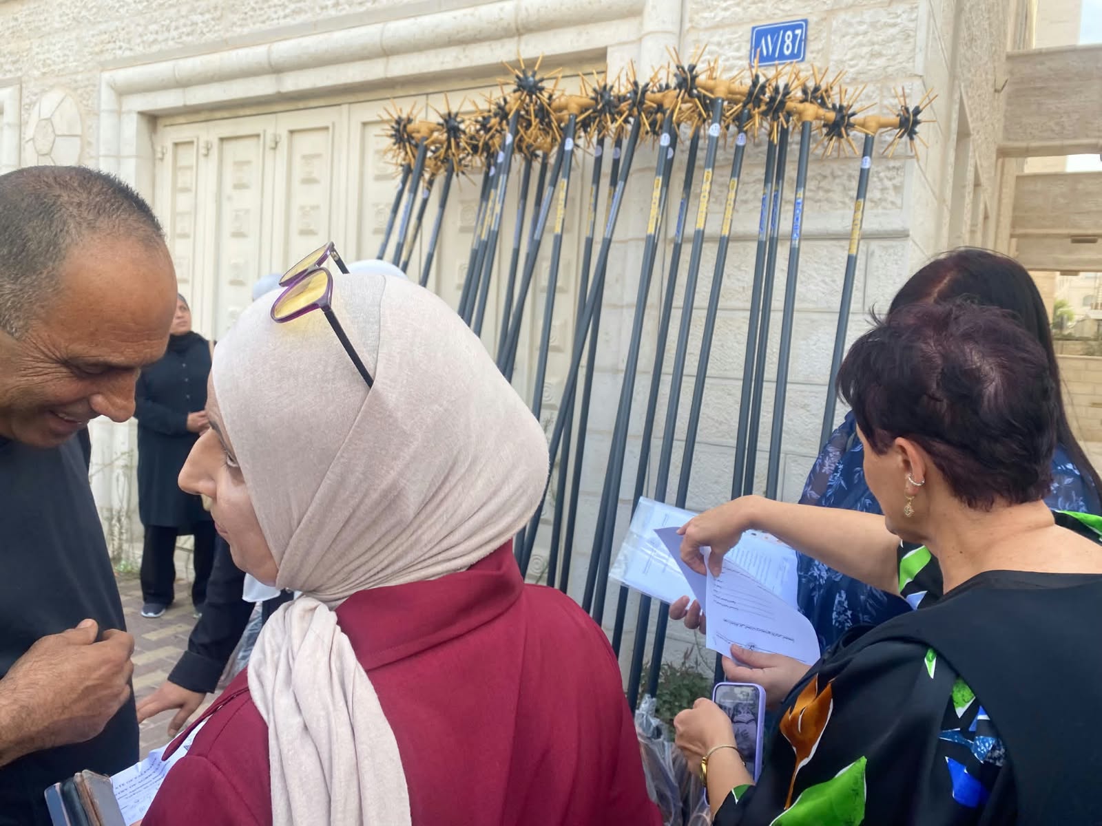 🔴 وزارة الزراعة: زراعة القدس بالتعاون مع محافظة القدس وبتمويل من اتحاد المزارعين توزّع 25 قطّافة زيتون على 20 مجلساً محلياً وجمعية زراعية لدعم المزارعين خلال موسم القطاف.