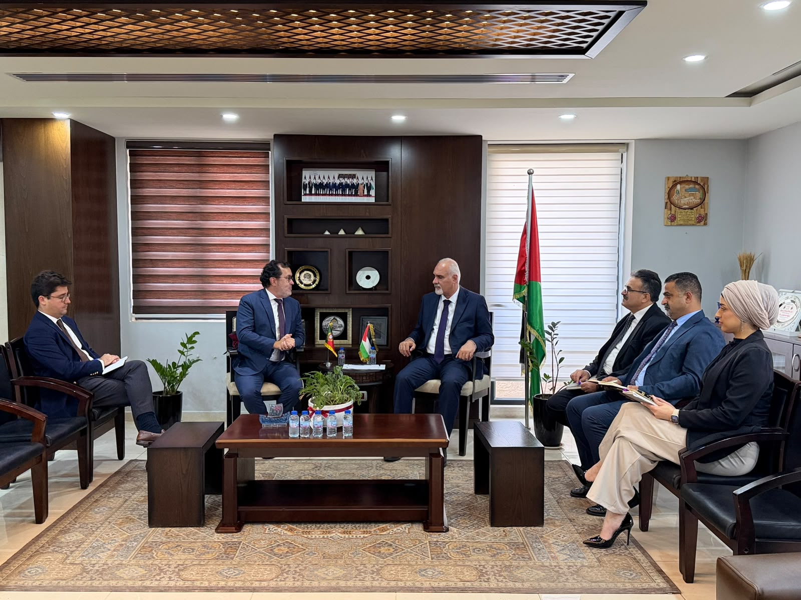 🔴 وزارة الزراعة: سليمية يبحث مع ممثل البرتغال تسريع التعاون الزراعي وتعزيز الأمن الغذائي.