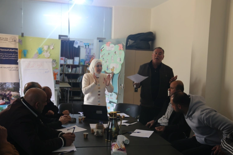 Ministry of Agriculture: Nablus Agriculture Directorate implements the second phase of the (Evab) project and targets farmers from Beit Dajan and Beit Furik with an educational lecture