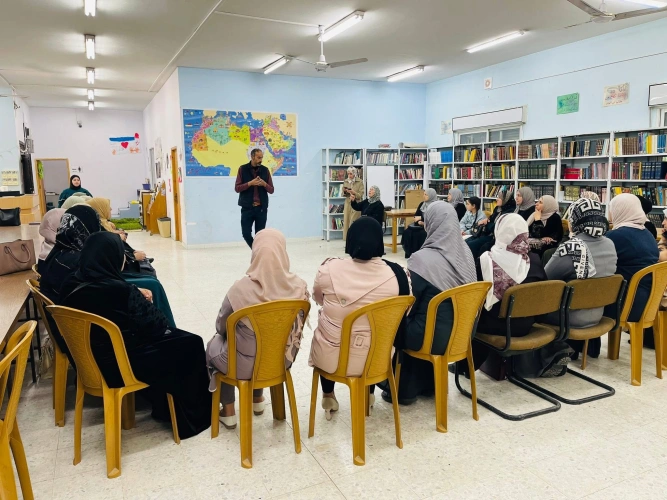 Ministry of Agriculture: Hebron Agriculture Directorate, in cooperation with Sharek Youth Forum, conduct an awareness lecture on home gardening with the participation of 32 women