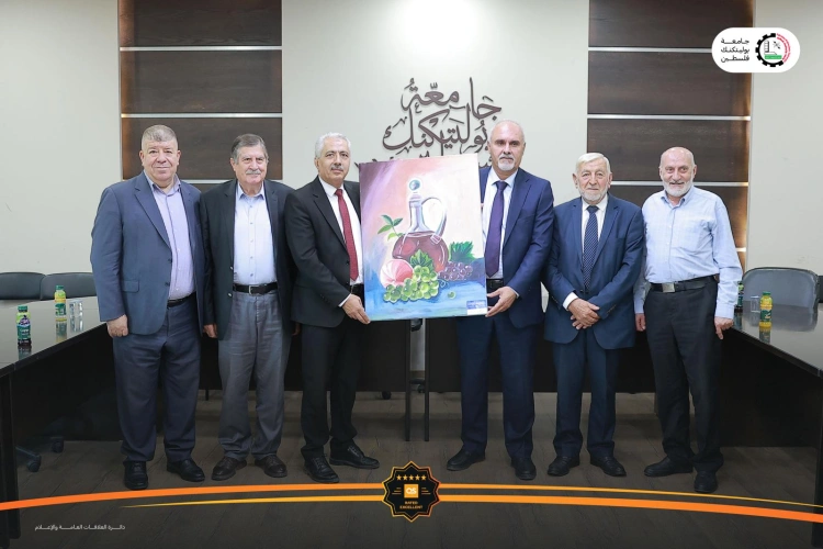 The Minister of Agriculture visits Palestine Polytechnic University, inspects its research centers, and discusses strengthening partnerships to serve the agricultural sector.