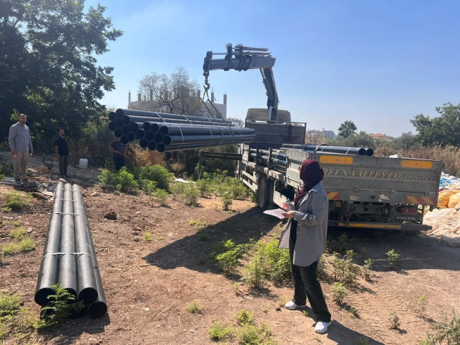 Ministry of Agriculture: Tulkarem Directorate of Agriculture supplies 400 meters of mineral water pipes with funding from GIZ and the German Federal Ministry to farmers in the Plain of Shweika .