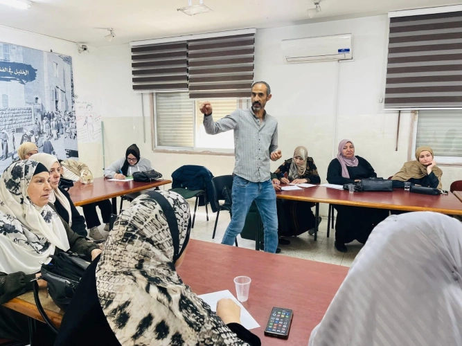 Ministry of Agriculture: Hebron Agriculture Directorate conducts an awareness lecture on the safe use of pesticides in Jabal Jawhar with the participation of 32 women