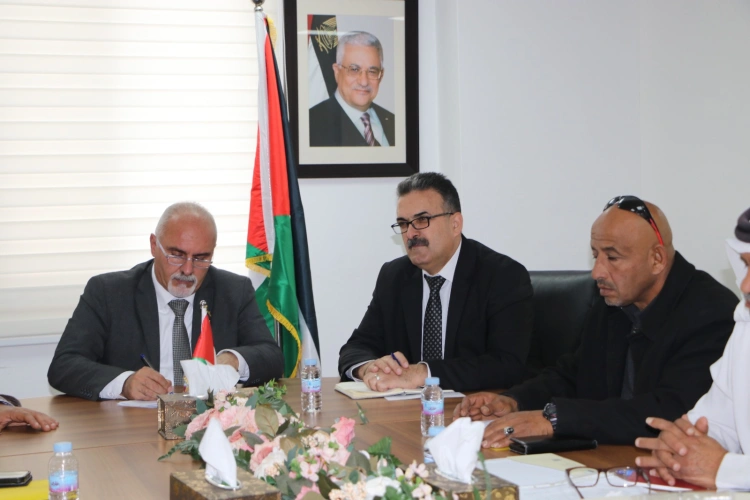 Salimeia discusses with a delegation of farmers from Jericho and the Jordan Valley the needs and ways to enhance support mechanisms for the region.