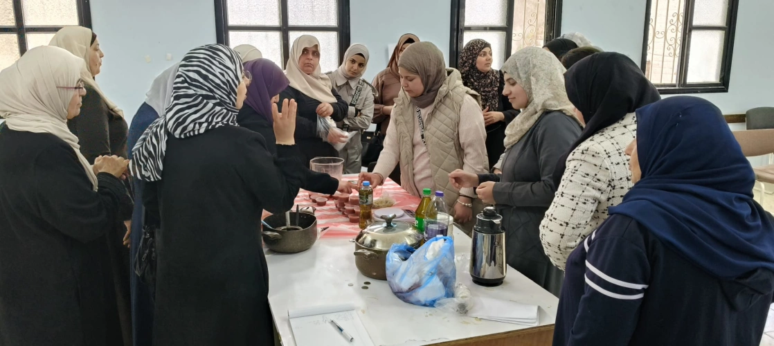 Ministry of Agriculture: Tulkarm Agriculture conducts a training demonstration on the manufacture of medical creams from bee products with the participation of 15 women from Attil, Al-Nazla Al-Sharqiya, Nazlat Issa and Kafr Al-Labad