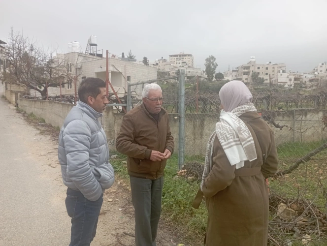 Ministry of Agriculture: North of Hebron Agriculture Directorate and the YMCA conduct a field follow-up visit as part of the project to support the resilience of farmers in Halhul