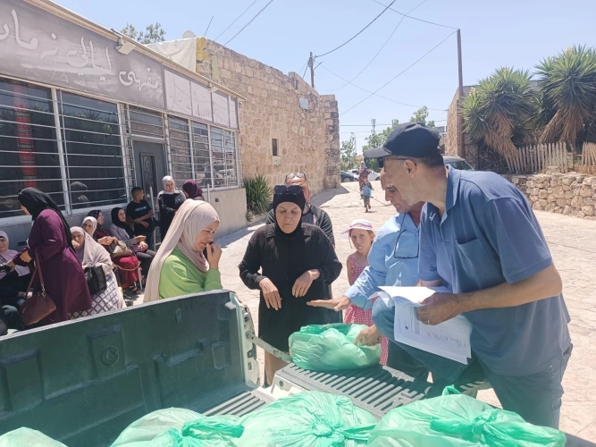وزارة الزراعة: زراعة جنوب الخليل توزّع بذور الخضروات الشتوية واشتال الخضار الصيفية على 90 مزارعاً في الظاهرية بالشراكة مع مركز أبحاث الأراضي ومؤسسة كريك.
