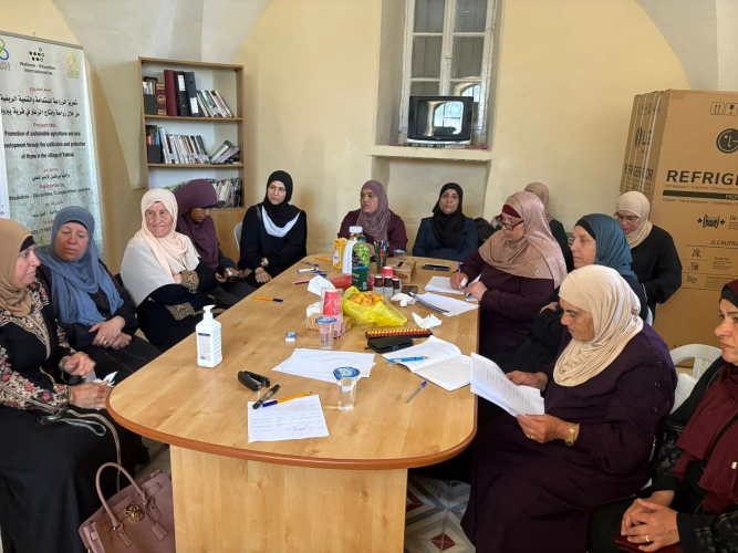 Ramallah and Al-Bireh Agriculture Directorate , in cooperation with FAO, conduct a training on the proper management of farms and dairy products for 18 female farmers in Yabroud, with funding from the European Union.