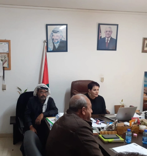 Ministry of Agriculture: Jerusalem Agriculture Directorate and Agricultural Relief discuss with representatives of East Jerusalem communities the formation of committees and mechanisms for distributing fodder to enhance the resilience of farmers