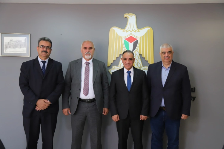 The Ministry of Agriculture and the Energy Authority discuss launching a national initiative to promote the sustainability of the agricultural sector using mobile solar energy systems.