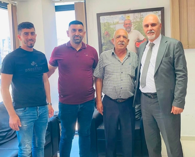 The Minister of Agriculture meets with Beit Al-Roush Al-Fouqa village council and follows up on arrangements for implementing the agricultural water ponds project.