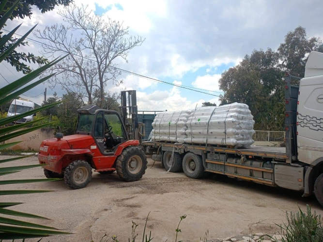 The Ministry of Agriculture, via Tubas and Northern Jordan Valley Directorate of Agriculture , distributed 224 nylon rolls as emergency aid to local farmers