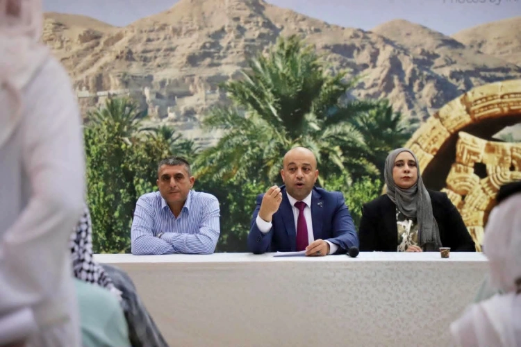 Ministry of Agriculture:  Jericho and Jordan Valley Agriculture Directorate discussed with 21 farmers the procedures for accessing agricultural grants totaling approximately 957,000 shekels to support and develop their agricultural projects.