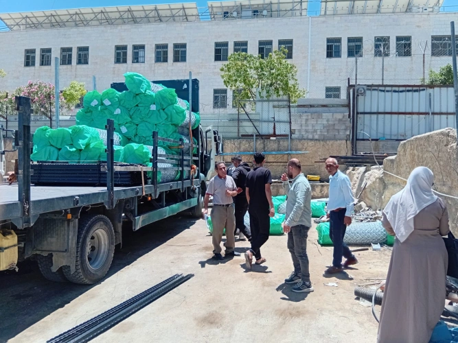 Hebron Agriculture, in partnership with Tafouh Municipality and the Land Association, distributed home garden supplies to 10 farmers in Tafouh through a child nutrition and agriculture project funded by DIAKONIA and Radio Helen