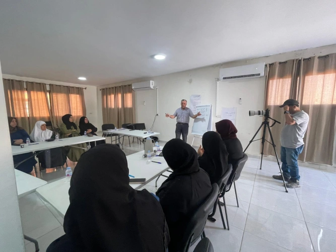 Ministry of Agriculture: Tubas and the Northern Jordan Valley Directorate of Agriculture in partnership with (FAO), implements specialized training for 17 female livestock breeders in the village of Al-Aqaba.