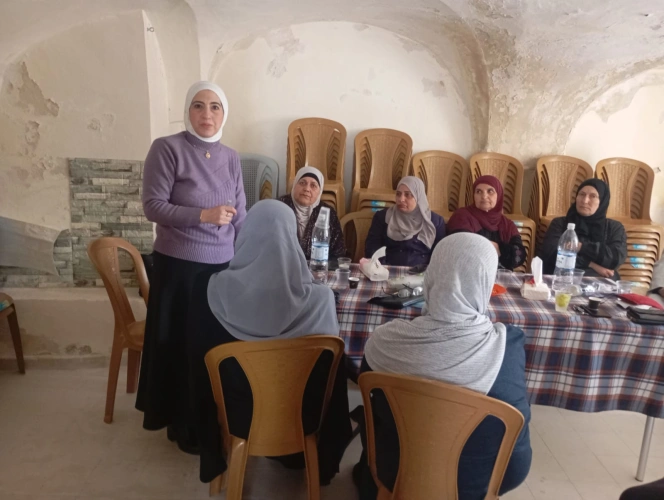 Ministry of Agriculture: Nablus Agriculture Directorate conducts an educational lecture on safe food and food processing for 12 women from the Naqoura Charitable Society