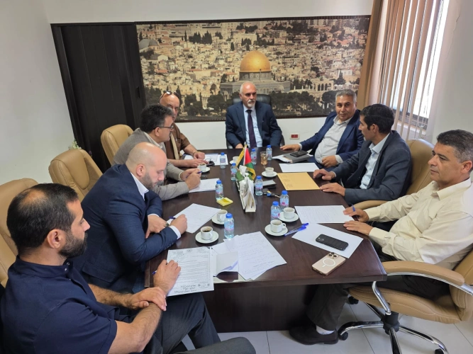 The Minister of Agriculture discusses with the Agricultural Engineers and the Veterinary Doctors Syndicate a number of issues and the development of agricultural legislation.
