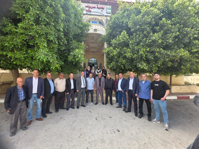 During his meeting with farmers and local authorities in Surif and Adeir, Slaimiya affirmed the continued support for the resilience of the Palestinian countryside
