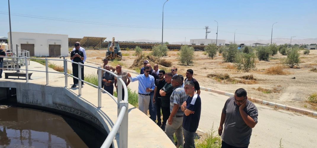 Ministry of Agriculture: The South Hebron Agriculture Directorate organizes a guidance tour for 20 livestock breeders in Al-Dhahiriya, Al-Sarrah and Abu Al-Asja to Jericho in cooperation with the "EcoPeace Middle East" Foundation.