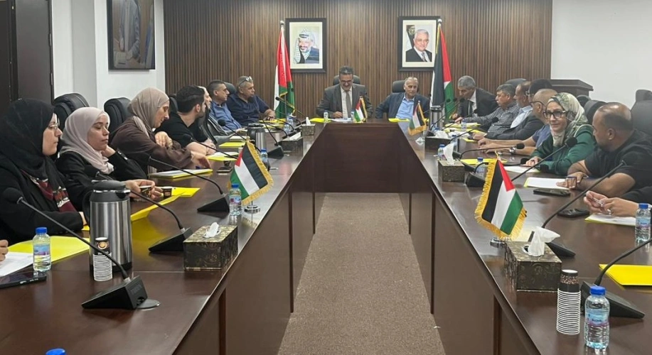 The Ministry of Agriculture explores ways to maximize water productivity and enhance the competitiveness of the date and palm sector in the Jordan Valley.