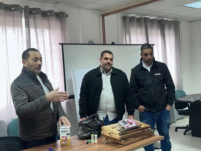 Ministry of Agriculture: Ramallah and Al-Bireh Agriculture Directorate Opens a Training Course on Dividing Bee Colonies and Raising Queens.