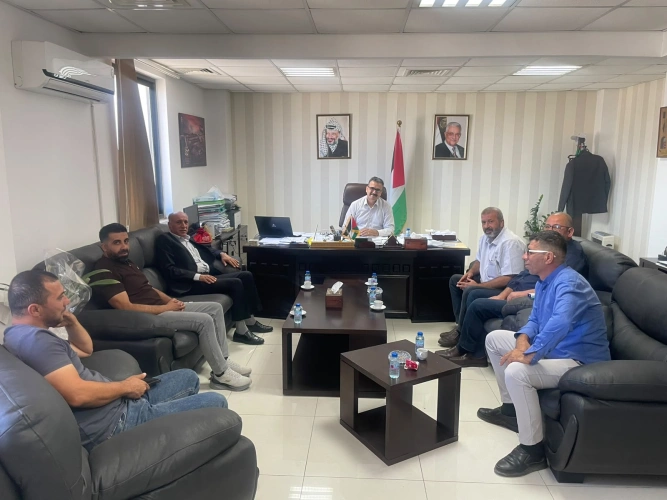 The Undersecretary of the Ministry of Agriculture meets with Beit Dajan and Froush Beit Dajan village councils to discuss their agricultural and water needs.