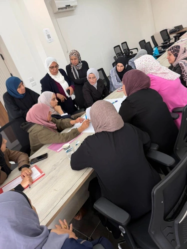 🔴 وزارة الزراعة تختتم برنامجاً تدريبياً في المهارات التسويقية لنحو 150 مزارعاً ومزارعة في 4 محافظات ضمن مشروع "مبادرتي"، بالتعاون مع UNDP وتمويل حكومات الهند والبرازيل وجنوب أفريقيا عبر صندوق IBSA. للإطلاع تفاصيل الخبر في التعليق الأول 👇