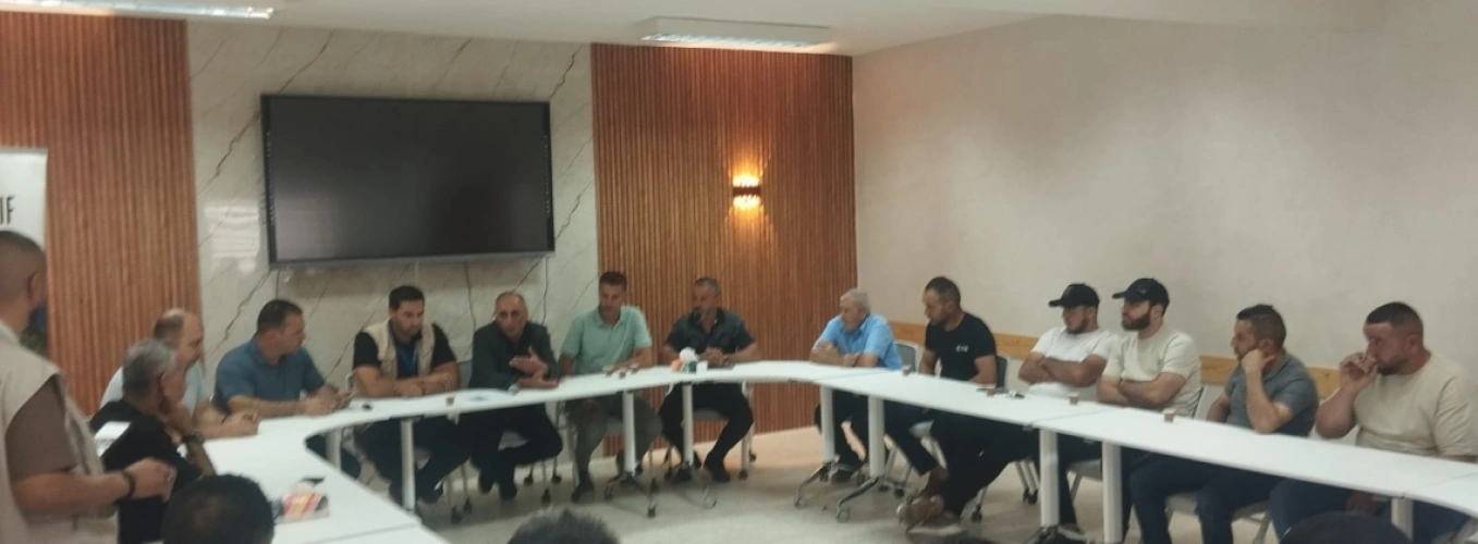 Under the supervision and participation of the Ministry of Agriculture: Islamic Relief France (SIF) signs 14 agreements to establish greenhouses east of Jenin.